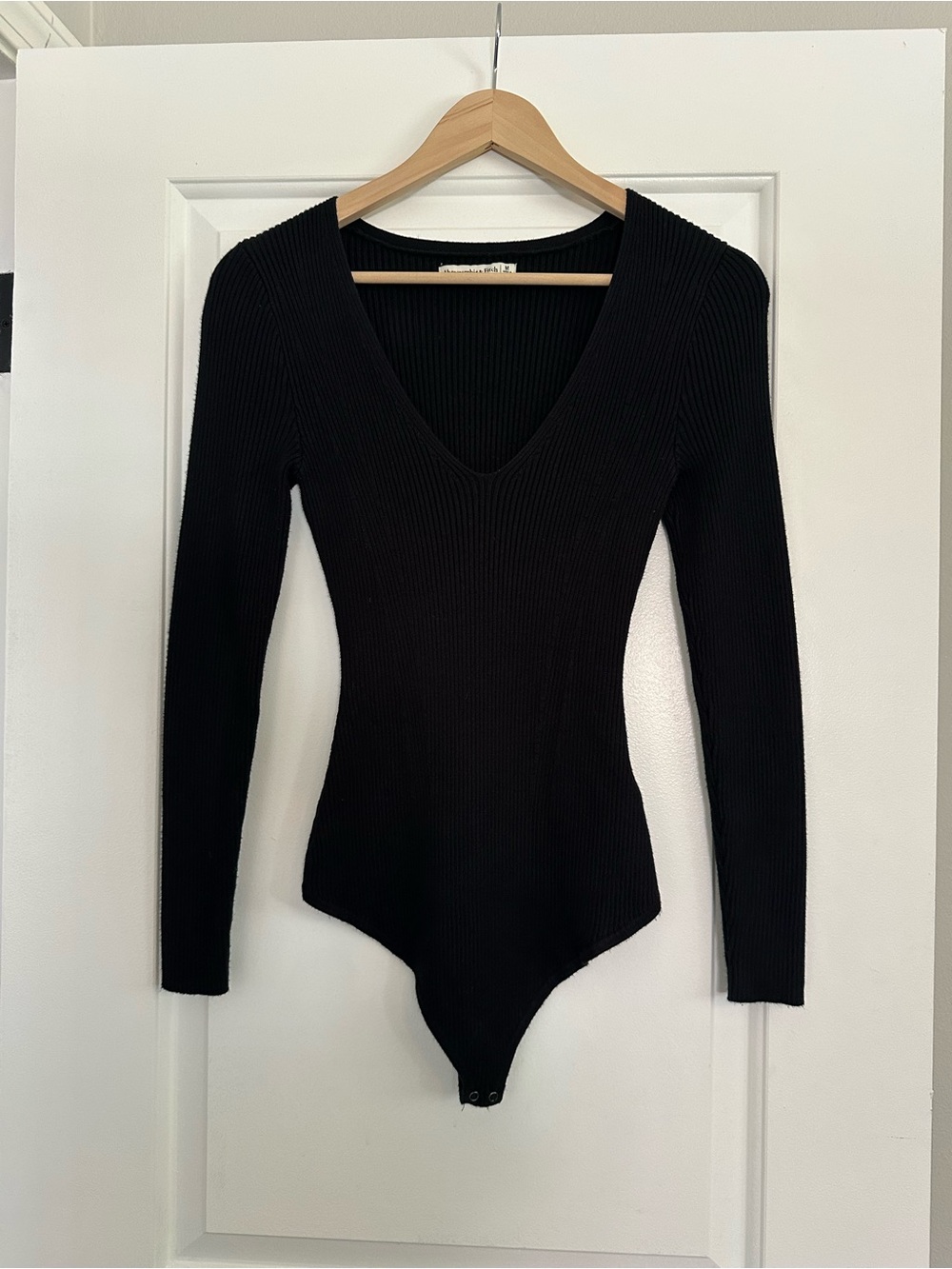 Abercrombie & Fitch Long-Sleeve Ribbed Sweater Bodysuit in Black, Size Medium